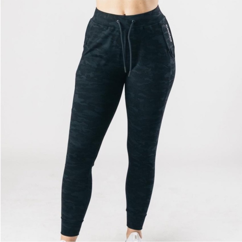 Alphalete Premium V2 Jogger